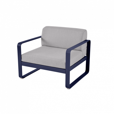 Sessel Bellevie von Fermob mit Stoff in Flannelgrau und Gestell in Abyssblau