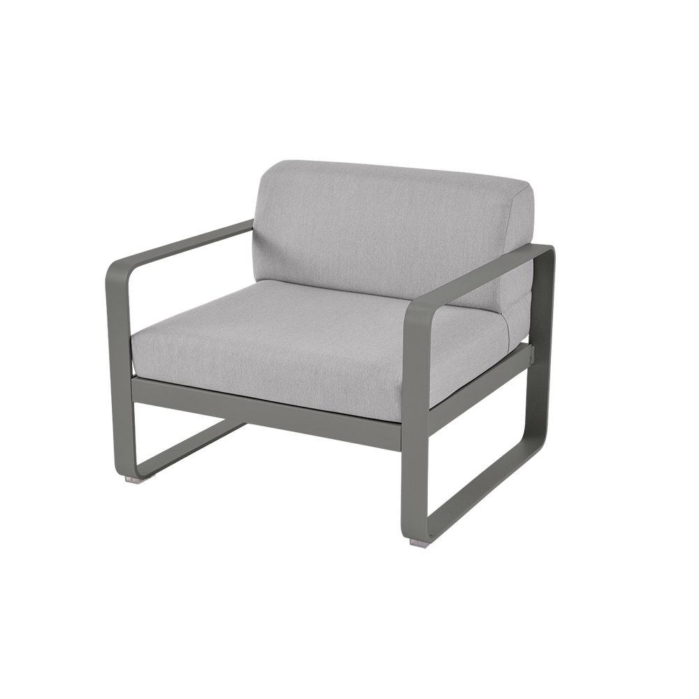 Sessel Bellevie von Fermob mit Stoff in Flannelgrau und Gestell in Rosmarin