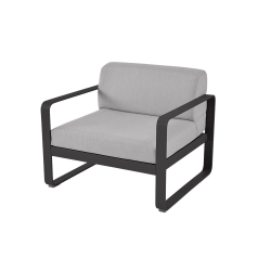Sessel Bellevie von Fermob mit Stoff in Flannelgrau und Gestell in Lakritze