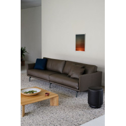 Sofa Bellice von Leolux Wohndesign Berlin Leder schmale Armlehnen mit Tisch Eiche