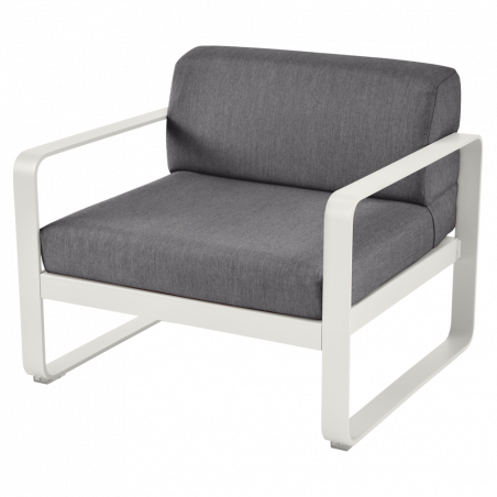 Sessel Bellevie von Fermob mit Stoff in Graphitgrau und Gestell in Lehmgrau