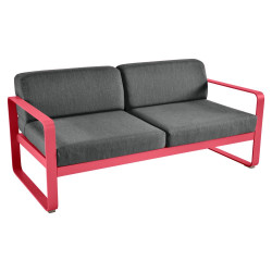 Sofa Bellevie von Fermob mit Stoff in Graphitgrau und Gestell in Rosalie