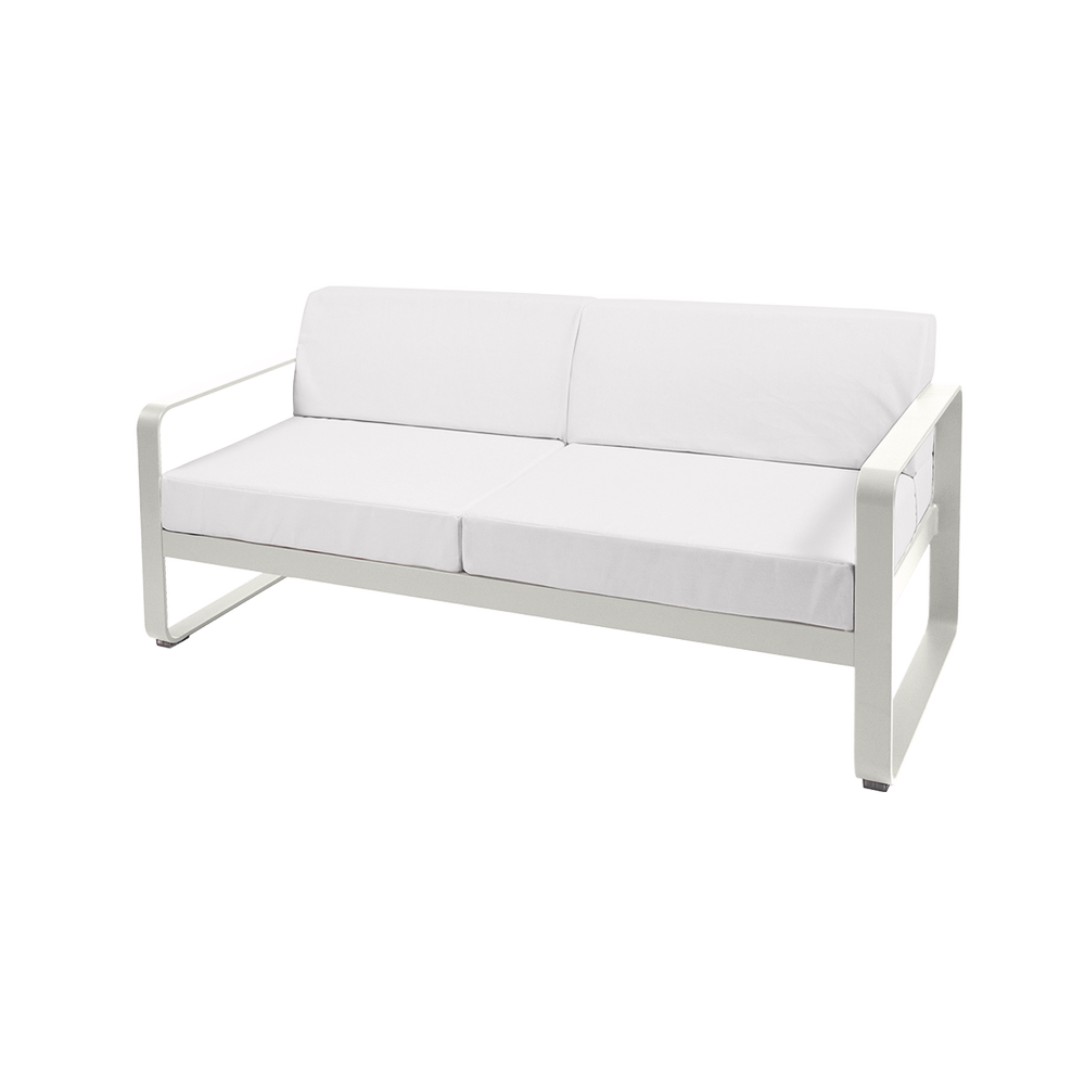 Sofa Bellevie von Fermob mit Stoff in Weißgrau und Gestell in Lehmgrau