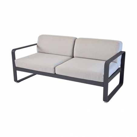 Sofa Bellevie mit abnehmbarem Polster aus mittelgrauem Stoff von Fermob und Gestell in Anthrazit