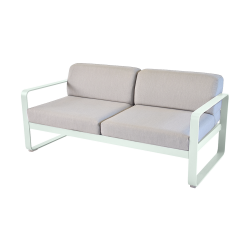 Sofa Bellevie mit abnehmbarem Polster aus mittelgrauem Stoff von Fermob und Gestell in Minze