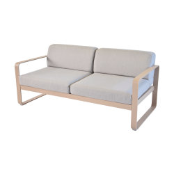 Sofa Bellevie mit abnehmbarem Polster aus mittelgrauem Stoff von Fermob und Gestell in Muskat
