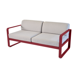 Sofa Bellevie mit abnehmbarem Polster aus mittelgrauem Stoff von Fermob und Gestell in Chili