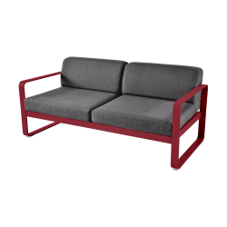 Sofa Bellevie von Fermob mit Stoff in Graphitgrau und Gestell in Chili