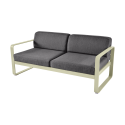 Sofa Bellevie von Fermob mit Stoff in Graphitgrau und Gestell in Lidngrün