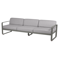 Sofa Bellevie von Fermob mit Stoff in Flannelgrau und Gestell in Rosmarin