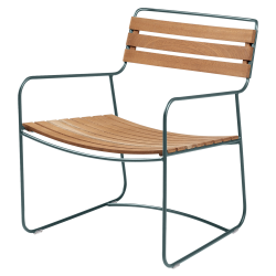 Metall Sessel Surprising mit Holzlattung aus Teak von Fermob und Gestell in Rosmarin