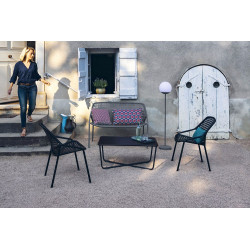 Couchtisch Croisette von Fermob im Außenbereich