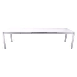 Ausziehbarer Tisch Ribambelle von Fermob von 149cm auf 299cm erweiterbar in Baumwollweiß