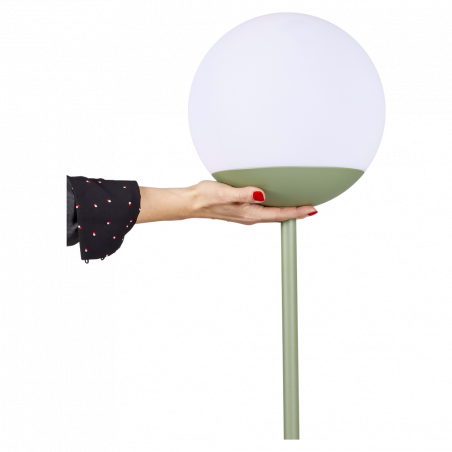 Akku große Tischleuchte Mooon! von Fermob Höhe 63 cm mit zwei Lichtfarben