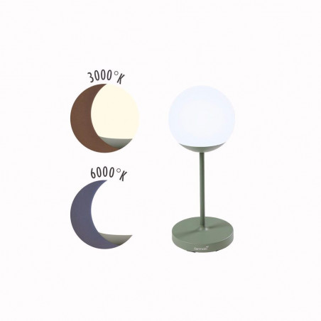 Akku große Tischleuchte Mooon! von Fermob Höhe 63 cm mit zwei Lichtfarben