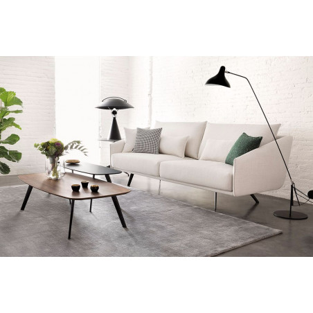 Arrangement mit Sofa Costura von Stua und Couchtisch Solapa von Stua