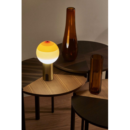 tragbare Tischleuchte mit Akku Dipping Light von Marset im Innenbereich