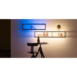 2 unterschiedliche breite Lichtboxen von Gera mit Objekten und Bildern