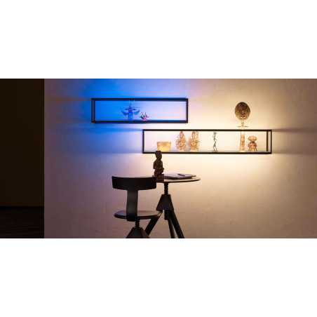 2 unterschiedliche breite Lichtboxen von Gera mit Objekten und Bildern