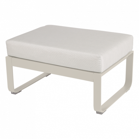 Hocker Bellevie von Fermob mit Polster in Grauweiß und Untergestell in Lehmgrau