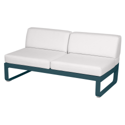 Outdoorsofa Bellevie von Fermob mit Bezug in Grauweiß und Gestell in Acapulcoblau