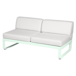Outdoorsofa Bellevie von Fermob mit Bezug in Grauweiß und Gestell in Minze