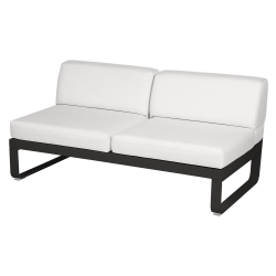Outdoorsofa Bellevie von Fermob mit Bezug in Grauweiß und Gestell in Lakritze