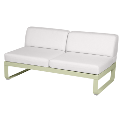 Outdoorsofa Bellevie von Fermob mit Bezug in Grauweiß und Gestell in Lindgrün