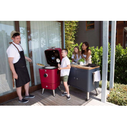 Outdoor Küche Everdure by Heston Blumenthal in der Frontansicht mit Pizza-Ofen
