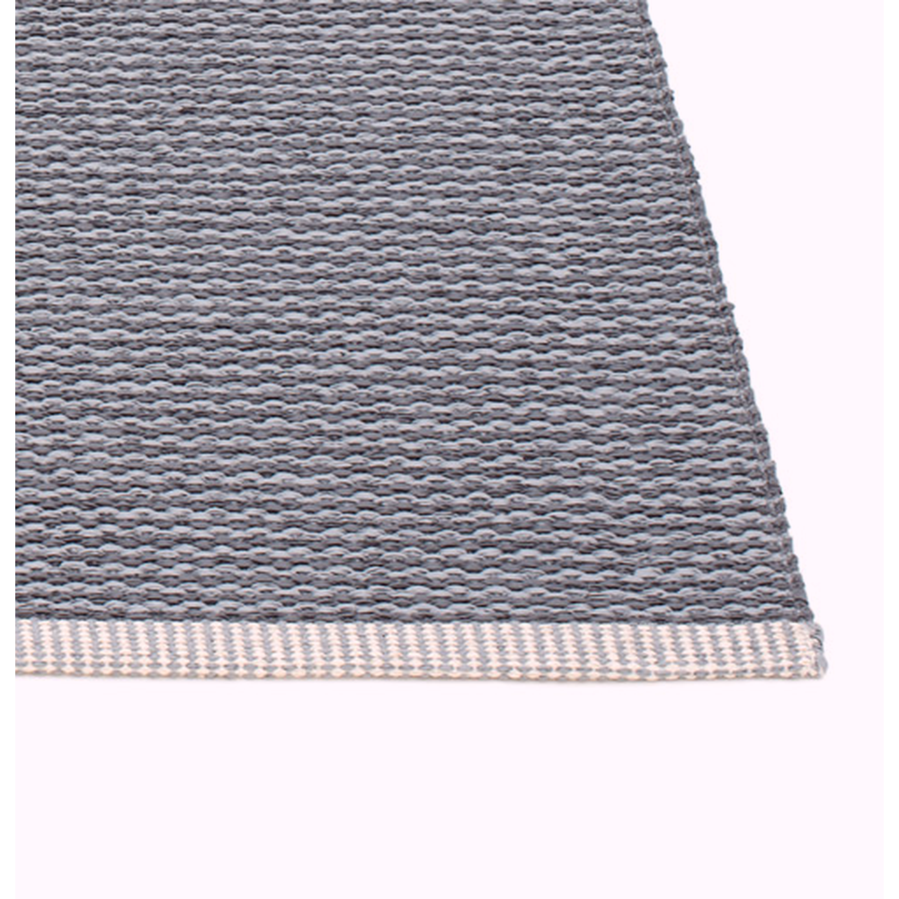 Robuster Teppich Mono 140 x 200 cm für Innen und Außen von Pappelina
