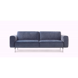 frontale Aufnahme des Sofa Melloo von Pode in blau