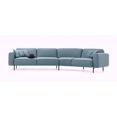 Ansicht des Sofa Melloo von Pode von vorne