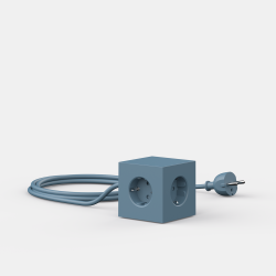 Praktische Steckdose Square 1 von Avolt in Ocean Blue