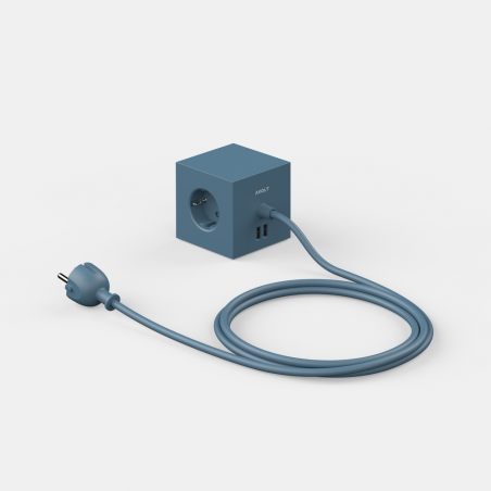 Praktische Steckdose Square 1 von Avolt in Ocean Blue