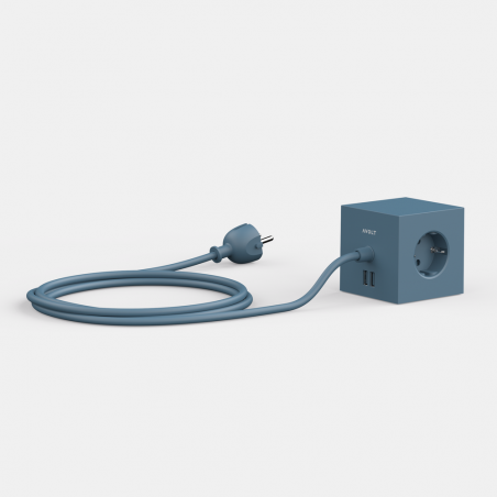Praktische Steckdose Square 1 von Avolt in Ocean Blue