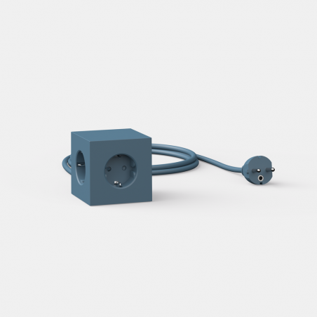 Praktische Steckdose Square 1 von Avolt in Ocean Blue