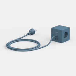 Praktische Steckdose Square 1 von Avolt in Ocean Blue