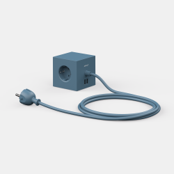 Praktische Steckdose Square 1 von Avolt in Ocean Blue