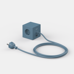 Praktische Steckdose Square 1 von Avolt in Ocean Blue