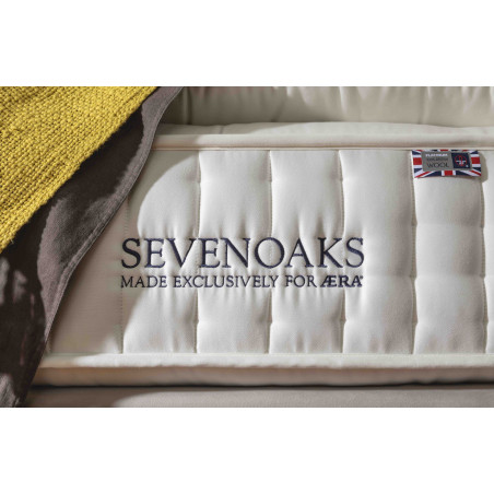 seitliche Aufnahme der Matratze Sevenoaks im Boxspringbett von Sleepeeze