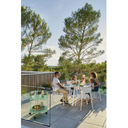 Esstisch So`o von Fermob mit familie