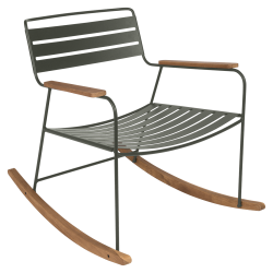 Surprising Schaukelstuhl mit Holzkufe von Fermob Wohndesign Berlin Farbe Rosmarin