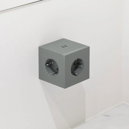 Multifunktionale Steckdose Square 1 von Avolt