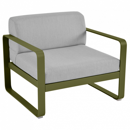 Sessel Bellevie von Fermob mit Stoff in Flannelgrau und Gestell in Pesto