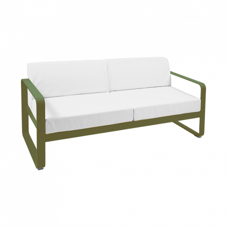 Sofa Bellevie von Fermob mit Stoff in Weißgrau und Gestell in Pesto