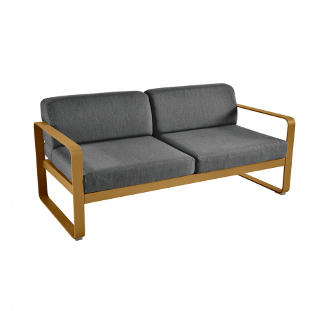 Sofa Bellevie von Fermob mit Stoff in Graphitgrau und Gestell in  Lebkuchen