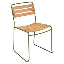 Teak Metallstuhl Surprising von Fermob mit Gestell aus Metall in Pesto