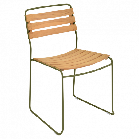 Teak Metallstuhl Surprising von Fermob mit Gestell aus Metall in Pesto