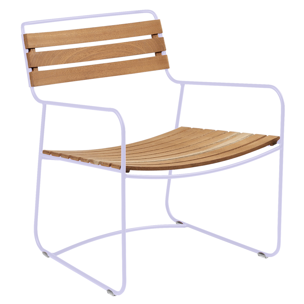 Metall Sessel Surprising mit Holzlattung aus Teak von Fermob mit dünnem Gestell