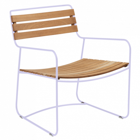 Metall Sessel Surprising mit Holzlattung aus Teak von Fermob mit dünnem Gestell